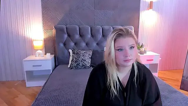 Freechat EmiliaStanley on StripChat