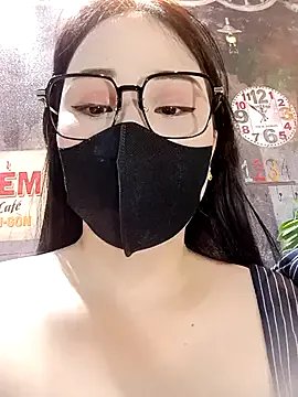 Freechat Emily-Nguyen on StripChat