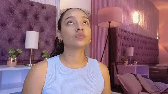 Freechat EMILYY_FOXY on StripChat