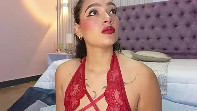 Freechat EMILYY_FOXY on StripChat