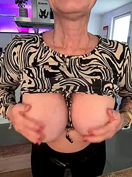 German_Milf — Show Ass & 3 Fuck Videos Anal