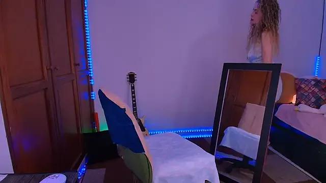 StripChat Giantonelawow is Private Giantonelawow — oil dildo in pussy naked