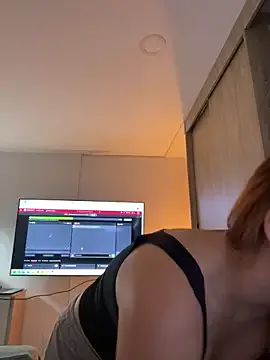 Freechat GiaStonne on StripChat