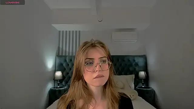 Freechat Grace_blush on StripChat