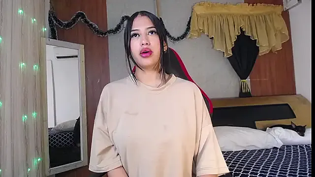 Freechat hera_divine on StripChat