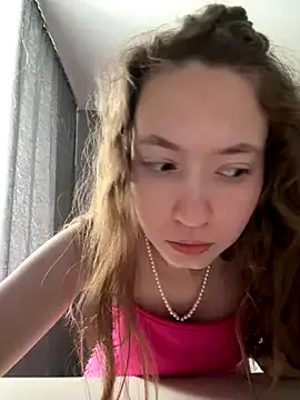 Freechat Holy_Poly on StripChat