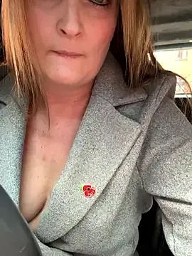 Freechat HoneyBluex on StripChat