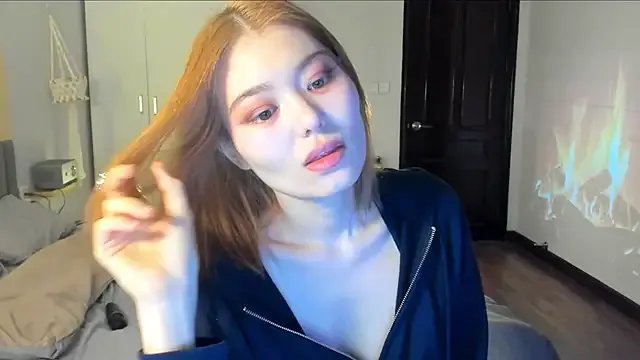 Freechat HopeLovely on StripChat