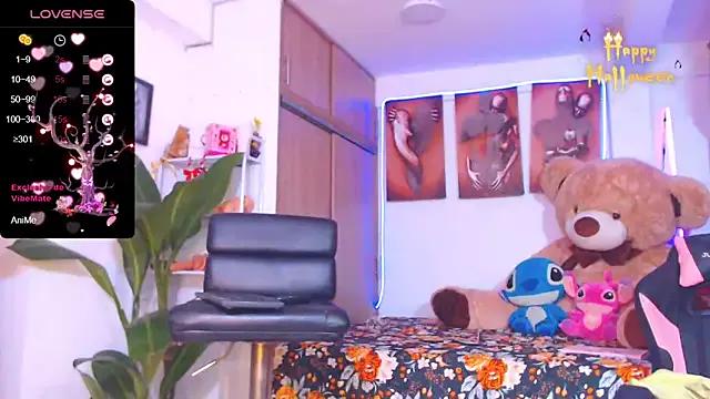 Freechat Hotgiirl_1 on StripChat