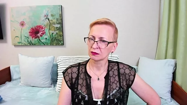 Freechat iamyourdream89 on StripChat