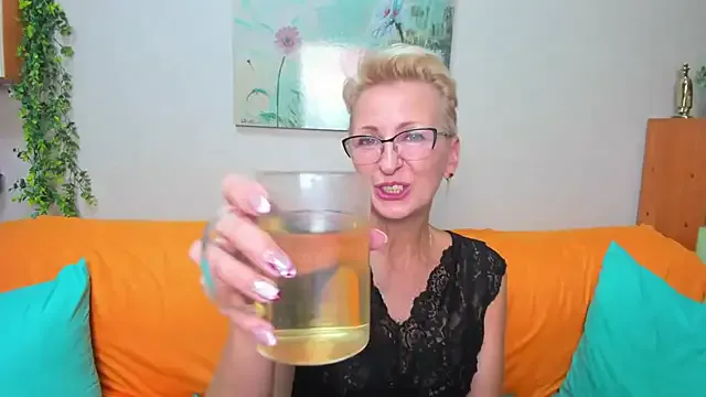 Freechat iamyourdream89 on StripChat