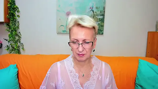 Freechat iamyourdream89 on StripChat