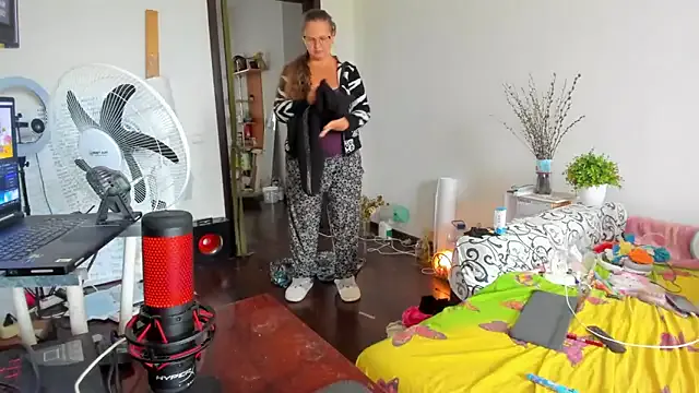 Freechat IamYourNarcotic on StripChat