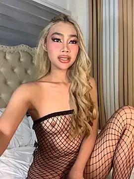 Innocent_yanixx69 on StripChat
