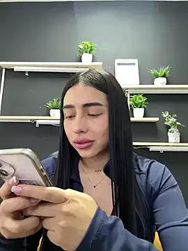 Freechat isabella_jade on StripChat