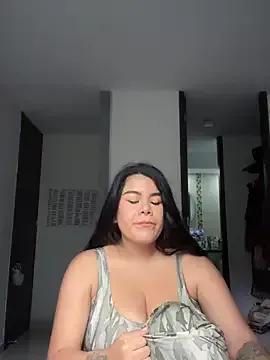 Freechat Issane_Peru on StripChat