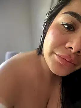 Freechat Issane_Peru on StripChat