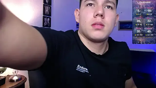 Freechat JamesCr_ on StripChat