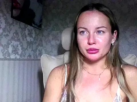 Freechat jennifer838 on StripChat