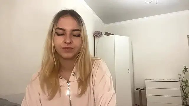 JenniferClaytton's avatar