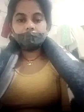 JULEE-740 — Full nude in public