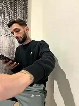 Freechat Juliann69Ramiro on StripChat