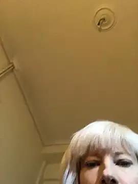 Group juliaoneandonly on StripChat