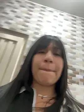 Freechat kim_monti on StripChat