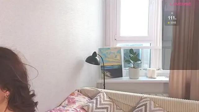 KiraBlushy on StripChat