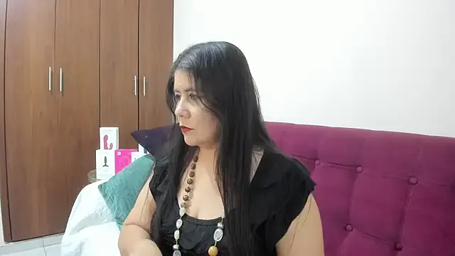 Freechat kiraGeiner on StripChat