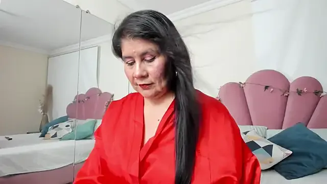 Freechat kiraGeiner on StripChat