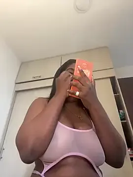 Freechat KloheCurvy on StripChat