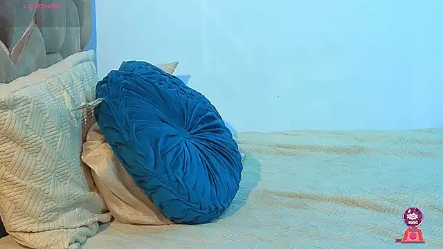 Freechat KloheCurvy on StripChat