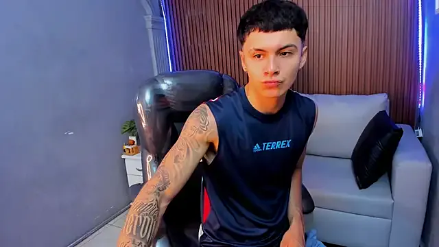 Leo_santoro model from sc