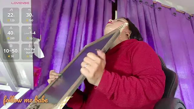 Freechat Lina23_ on StripChat