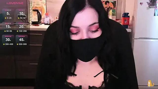 Freechat linaa__tyaan on StripChat