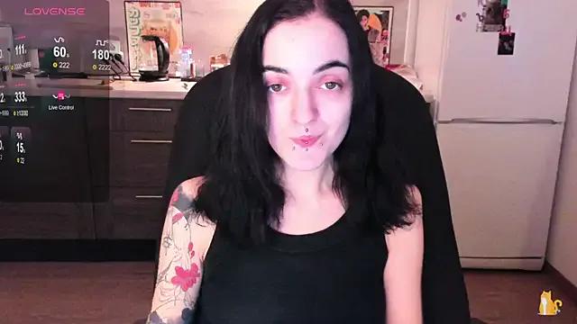 Freechat linaa__tyaan on StripChat