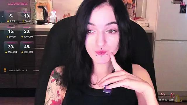 Freechat linaa__tyaan on StripChat