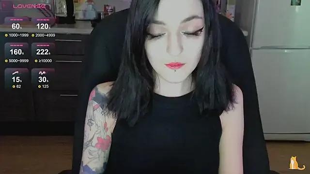 Freechat linaa__tyaan on StripChat