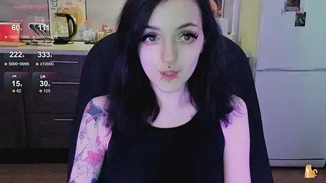 Freechat linaa__tyaan on StripChat