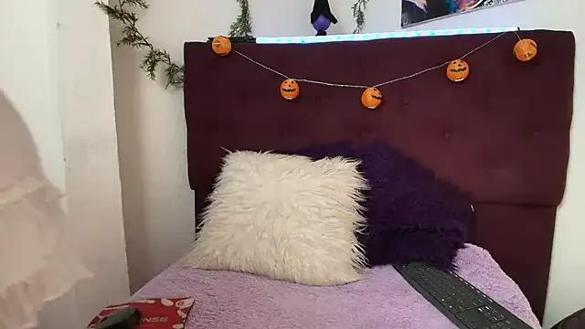 Freechat LinaBrowm on StripChat