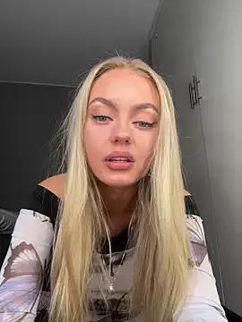 StripChat linafuntime is Freechat linafuntime — ta av trja