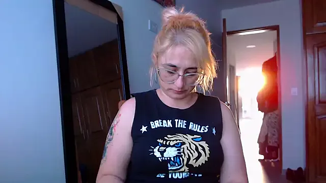 Freechat lincebdsm on StripChat