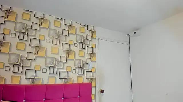 Freechat LITLESTAR on StripChat