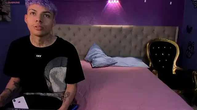 Freechat LittleCheerry on StripChat