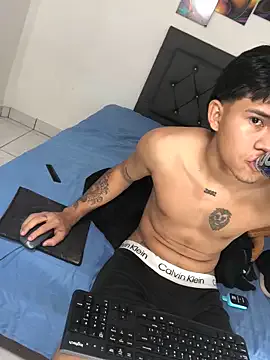 Private logannth on StripChat