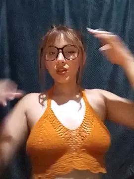 lola_mamadas on StripChat