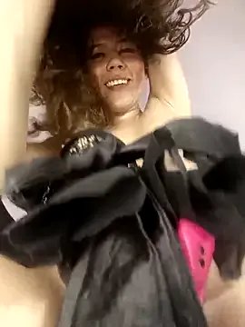 Freechat lovely_kitt on StripChat