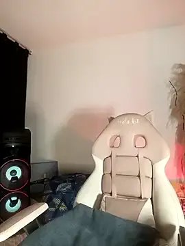 Freechat lovely_kitt on StripChat