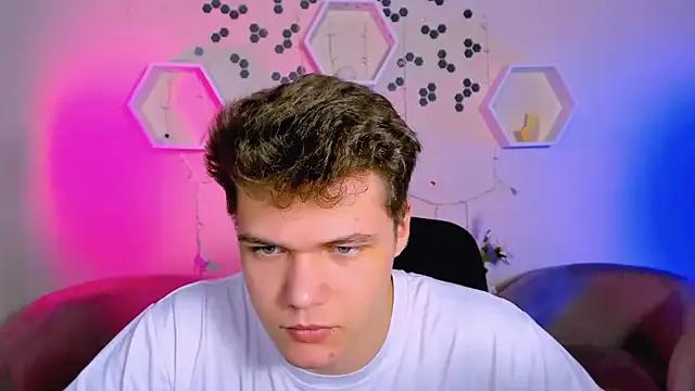 lucas_long_ — show ass in doggy style